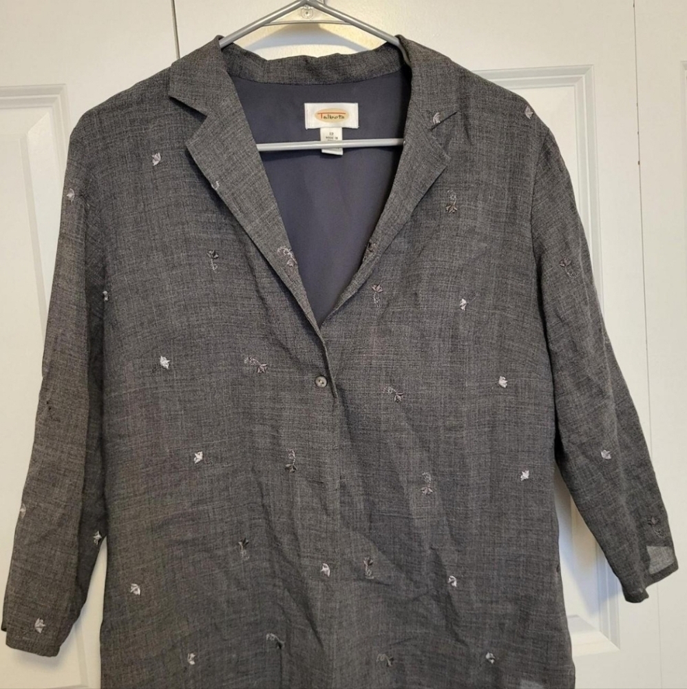Women's blazer with flower detail